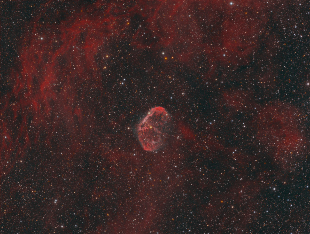 Crescent Nebula HOO